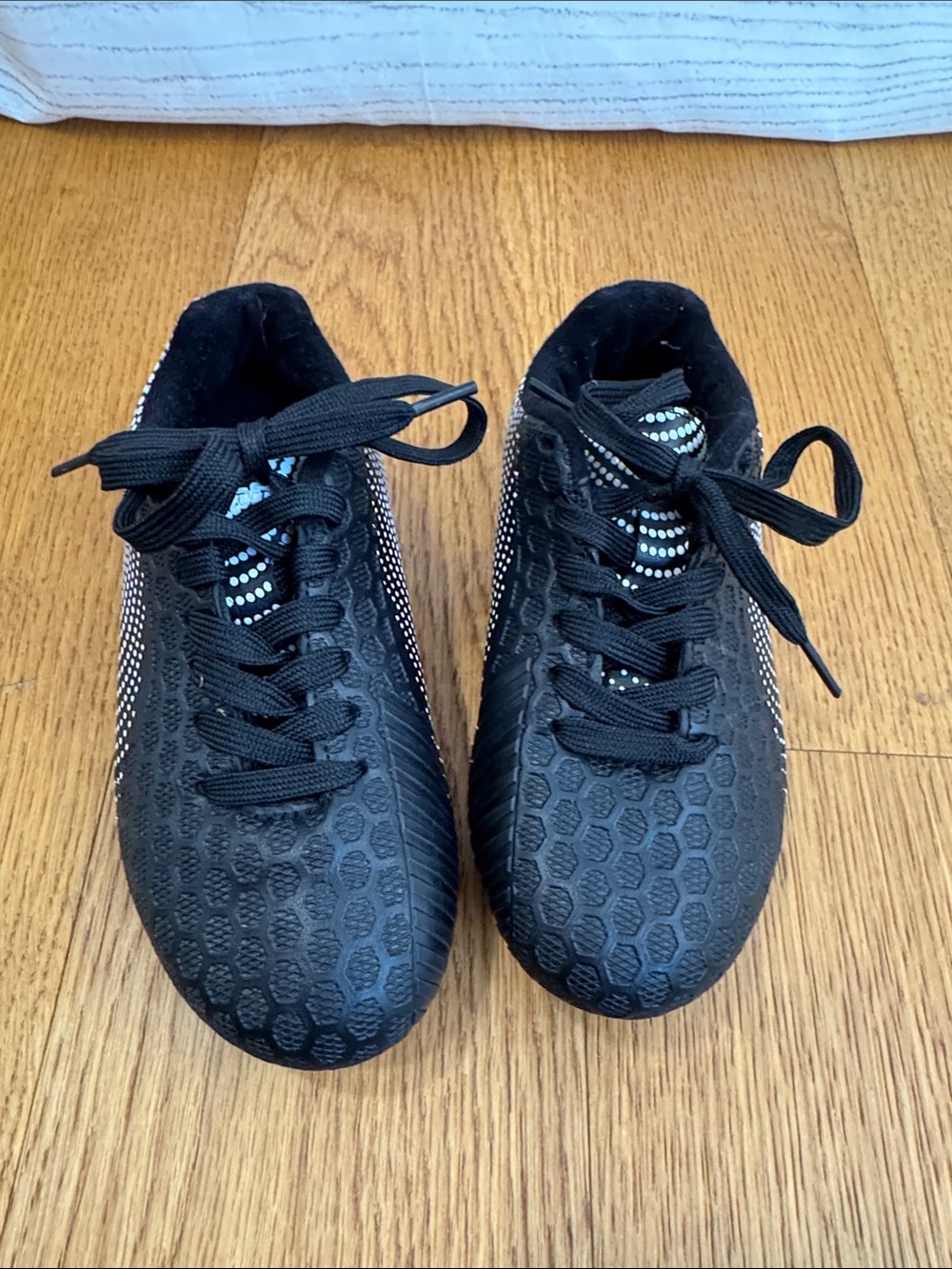 Black Kid's Vizari Athletic soccer Cleats size 11C